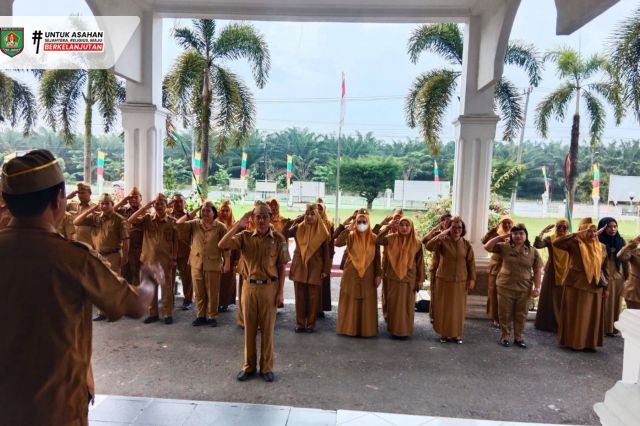 PELAKSANAAN APEL PAGI DILINGKUNGAN SEKRETARIAT DPRD KABUPATEN ASAHAN, SENIN 30 MARET 2026